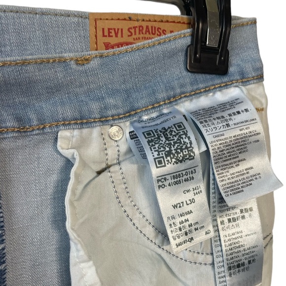 NWOT - Levis High Rise Straight - Picture 7 of 9